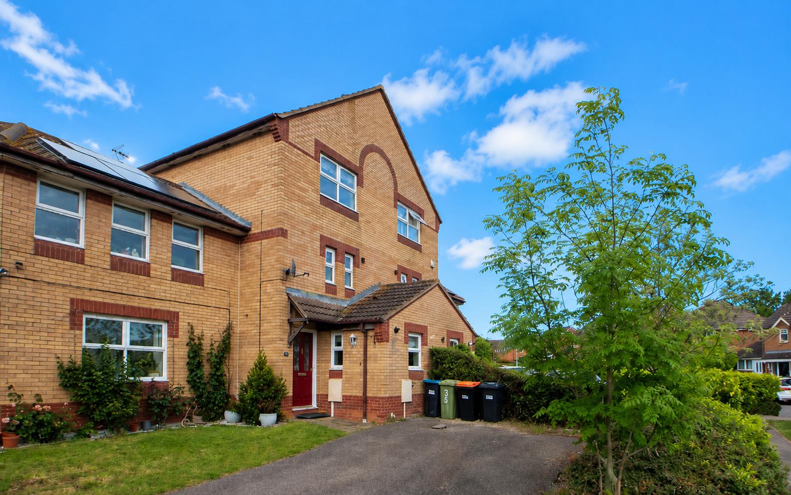 Rhodes Place, Oldbrook, Milton Keynes